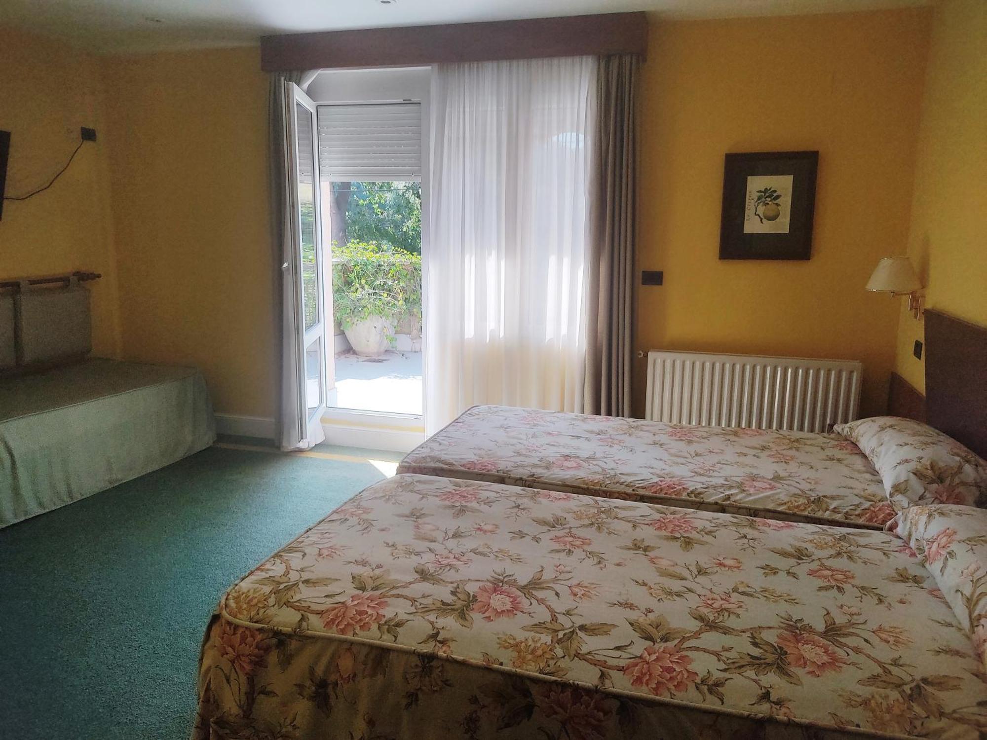 Hotel Suite Miono Castro Urdiales Bagian luar foto